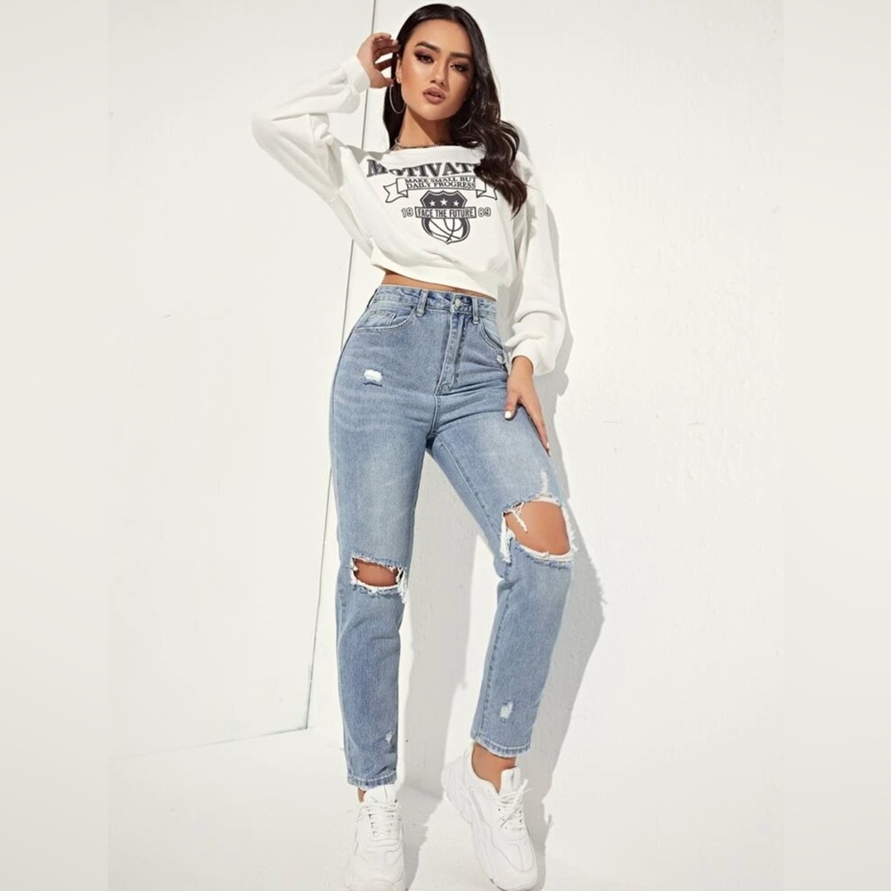 𝐒𝐎𝐋𝐃 Shein Ripped Detail Mom Jeans